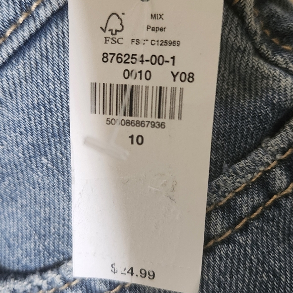 BNWT Size 10 GIRL Old Navy Blue Jean Shorts Distressed Cut-Off Style, High Rise - Picture 5 of 7